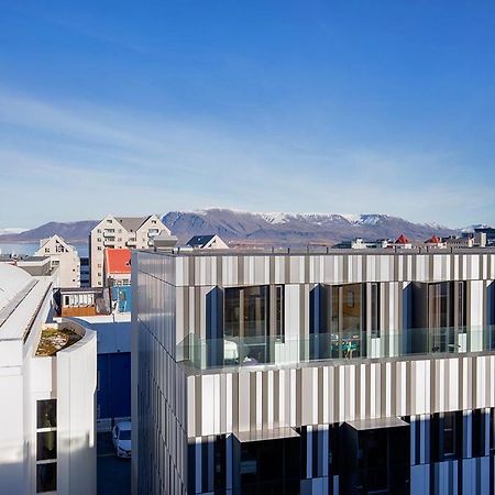 Penthouse Apartment With Panasonic Mountain View Reykjavik Bagian luar foto